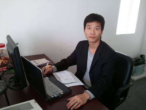 重慶神奇網游有限公司 鄭經理